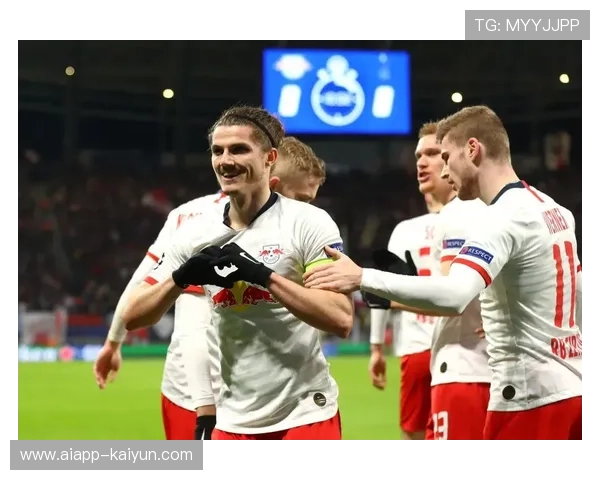 “莱比锡2-0弗赖堡，少赛一场紧追欧冠区”