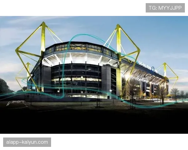 “多特蒙德伊杜纳信号公园球场升级智能照明系统，据称为训练中模拟防守场景切换提供支持”